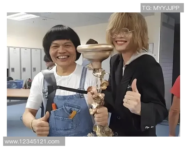 从巅峰到谷底的逆袭之路落魄足球明星的重生传奇 从巅峰到谷底的逆袭之路落魄足球明星的重生传奇