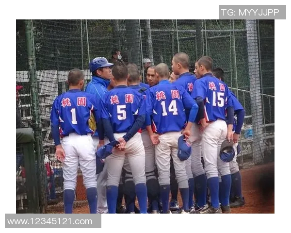 成都网球队在城市联赛积分榜上以91分稳居首位展现强劲实力