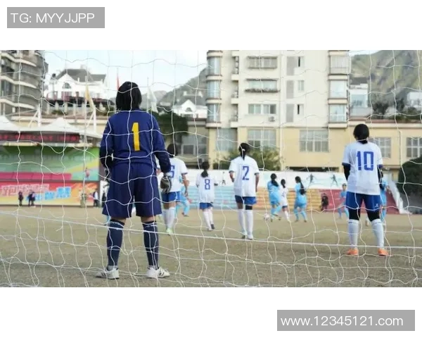 方潇潇足球之路：从青涩少女到绿茵场上的闪耀明星